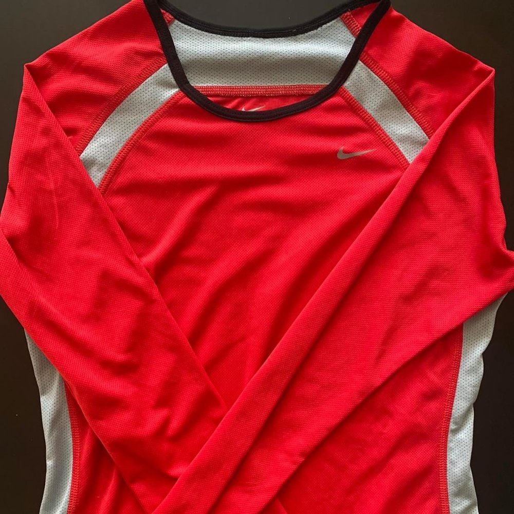 Nike Active Top